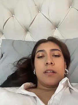 Snapshot of miaftmax chatting on 10/21/25, 07:35 miaftmax online show from 10/21/25, 07:35