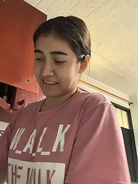 Snapshot of miaftmax chatting on 11/13/25, 06:34 miaftmax online show from 11/13/25, 06:34