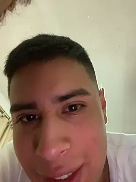 Snapshot of miaftmax chatting on 12/20/25, 04:48 miaftmax online show from 12/20/25, 04:48