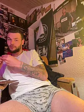 Mexxwell69 online show from 11/01/25, 04:34