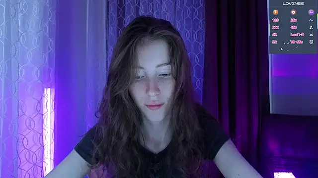 Snapshot of eskatmi chatting on 07/19/26, 02:42 eskatmi online show from 07/19/26, 02:42
