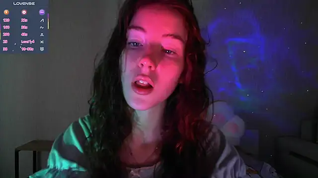 Snapshot of eskatmi chatting on 10/08/25, 12:45 eskatmi online show from 10/08/25, 12:45