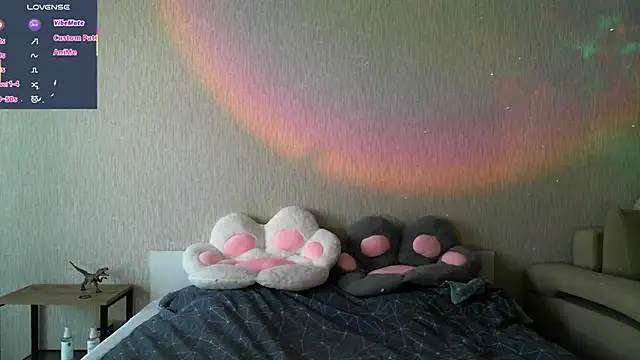 Snapshot of eskatmi chatting on 10/19/25, 01:08 eskatmi online show from 10/19/25, 01:08