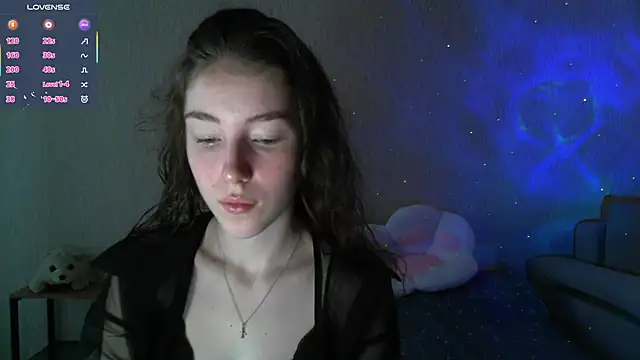 Snapshot of eskatmi chatting on 10/13/25, 01:18 eskatmi online show from 10/13/25, 01:18