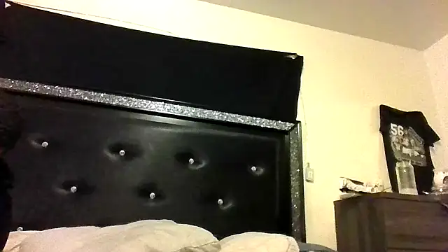 OnlyOneMeeks online show from 04/17/26, 05:54