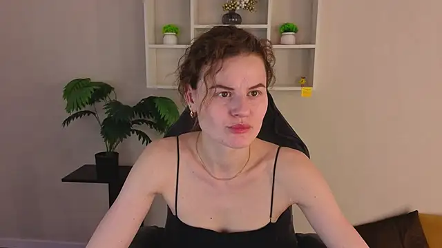 Wanda Gomez online show from 04/15/26, 01:37