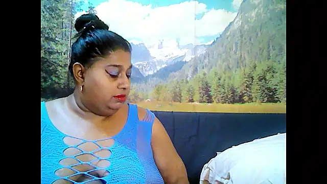 Snapshot of indianhoney694u chatting on 09/19/25, 05:22 indianhoney694u online show from 09/19/25, 05:22