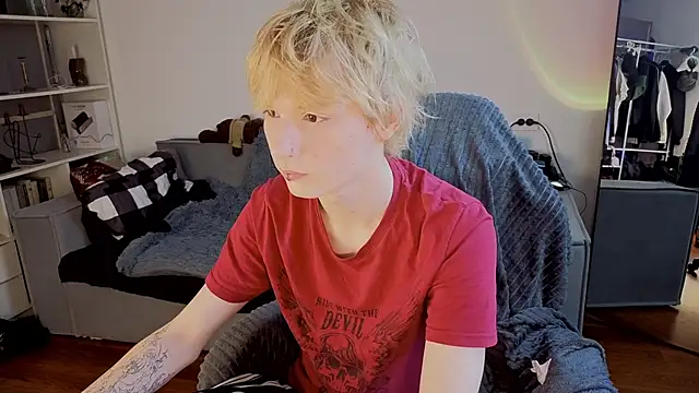 Your avatar online show from 10/07/25, 12:39