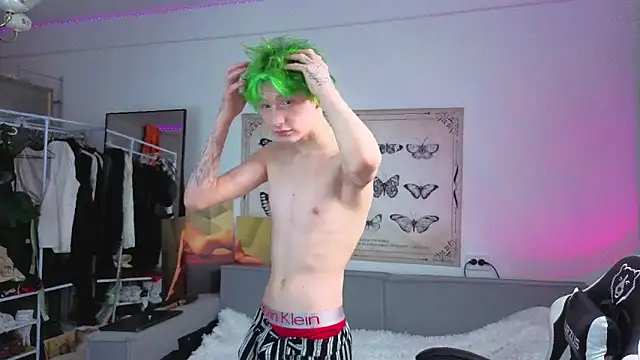 Your avatar online show from 11/17/25, 09:41