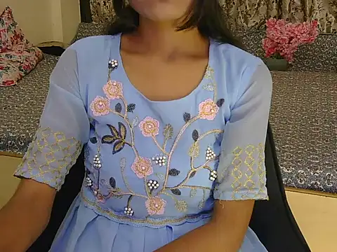 Snapshot of hoty-priya chatting on 11/11/25, 04:40 hoty-priya online show from 11/11/25, 04:40