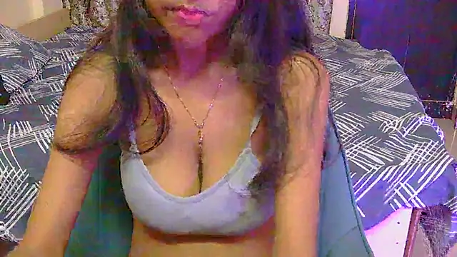 hoty-priya online show from 05/20/26, 04:42