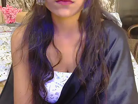 Snapshot of hoty-priya chatting on 10/16/25, 06:10 hoty-priya online show from 10/16/25, 06:10