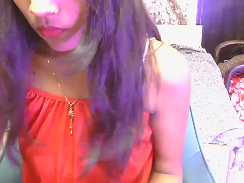 hoty-priya online show from 04/12/26, 05:11