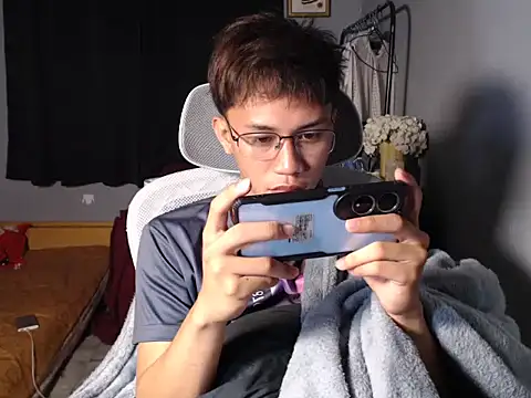 naughtyboyloy 0 online show from 02/18/26, 05:42