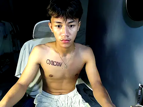 naughtyboyloy 0 online show from 05/06/26, 09:41