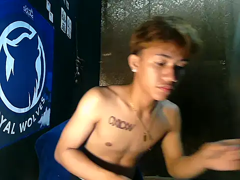 naughtyboyloy 0 online show from 10/10/25, 09:32