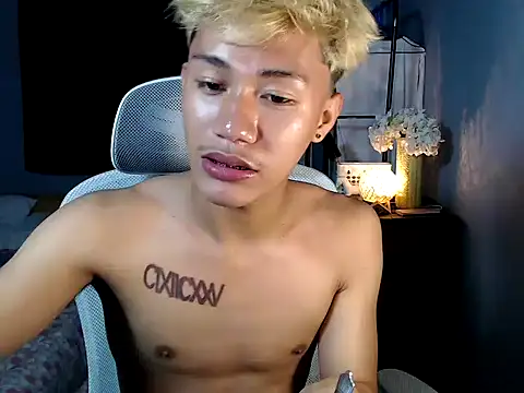 naughtyboyloy 0 online show from 12/16/25, 06:23