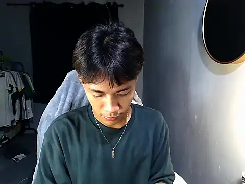 naughtyboyloy 0 online show from 05/05/26, 06:44