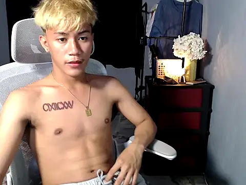 naughtyboyloy 0 online show from 12/15/25, 02:34