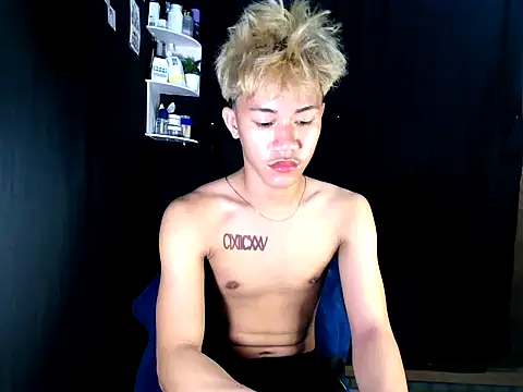 naughtyboyloy 0 online show from 12/01/25, 02:51