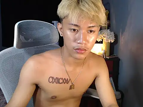 naughtyboyloy 0 online show from 12/18/25, 06:12