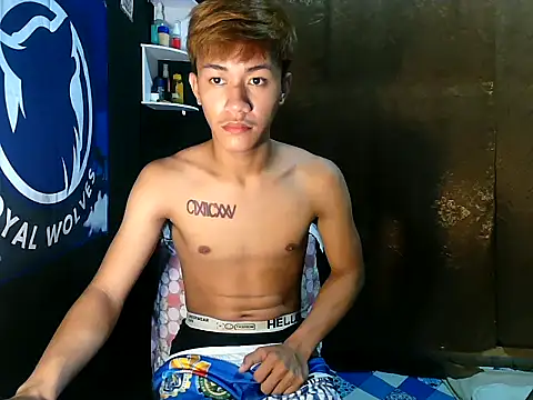 naughtyboyloy 0 online show from 10/13/25, 10:17