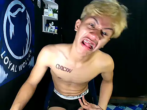 naughtyboyloy 0 online show from 11/26/25, 08:47