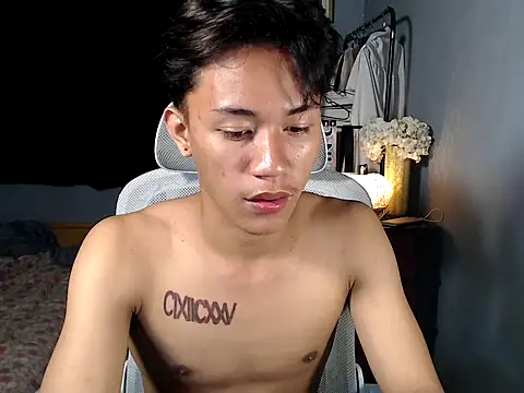 naughtyboyloy 0 online show from 01/07/26, 06:02