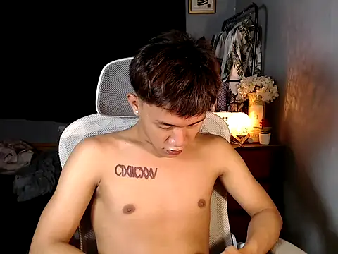 naughtyboyloy 0 online show from 02/10/26, 05:23