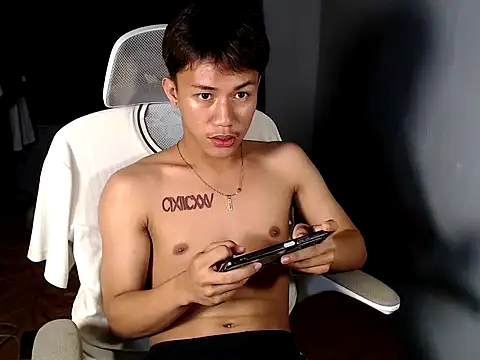 naughtyboyloy 0 online show from 04/14/26, 09:20