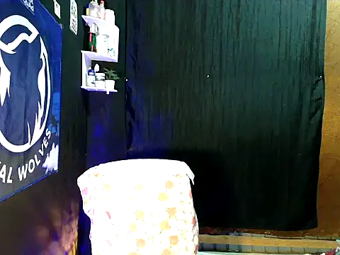 naughtyboyloy 0 online show from 11/08/25, 08:40