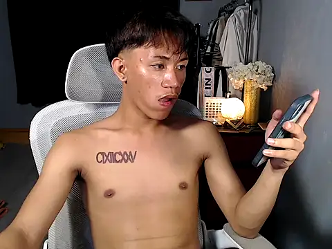 naughtyboyloy 0 online show from 01/08/26, 04:24