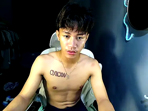 naughtyboyloy 0 online show from 05/13/26, 06:26