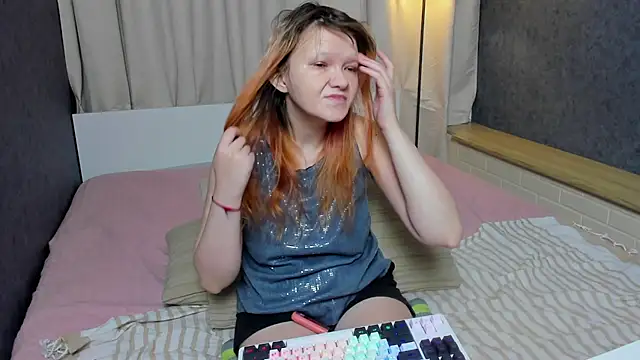 Nora lovvvv online show from 09/20/25, 10:20