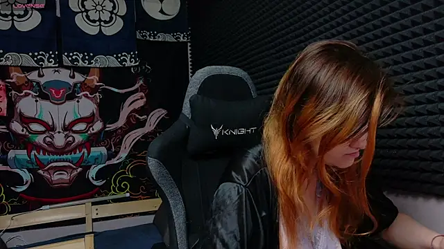 Nora lovvvv online show from 12/20/25, 10:29