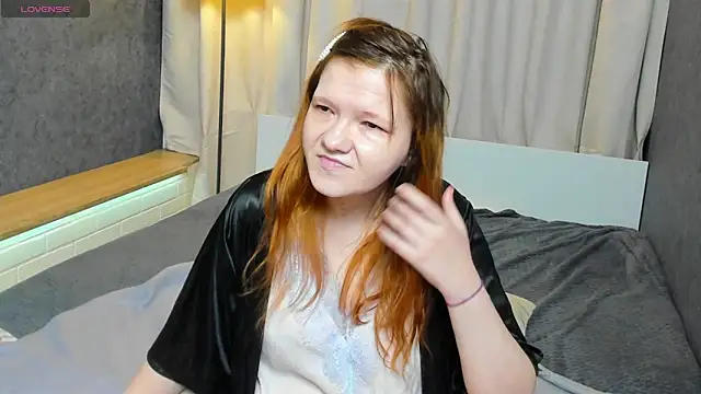 Nora lovvvv online show from 10/22/25, 11:09