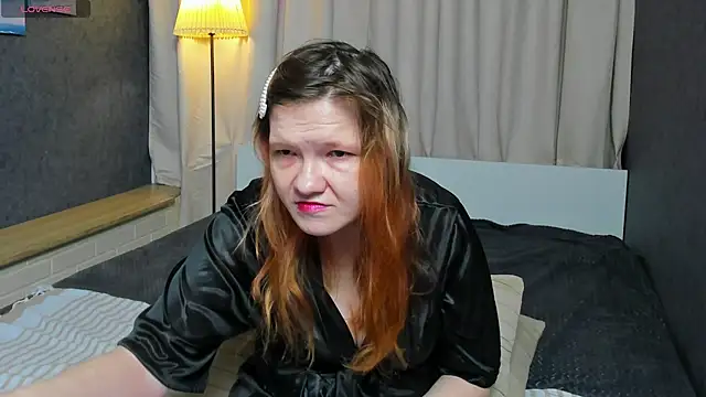 Nora lovvvv online show from 10/11/25, 10:16