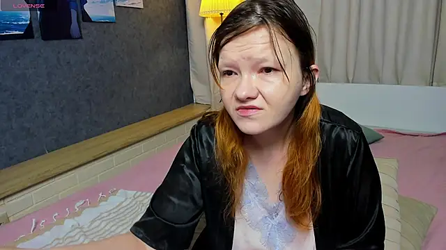 Nora lovvvv online show from 11/29/25, 10:15