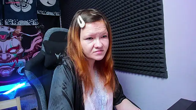 Nora lovvvv online show from 10/16/25, 10:12