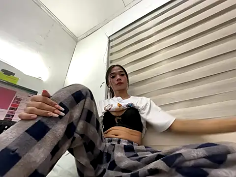 Snapshot of anastasia_cums chatting on 10/06/25, 05:35 anastasia cums online show from 10/06/25, 05:35