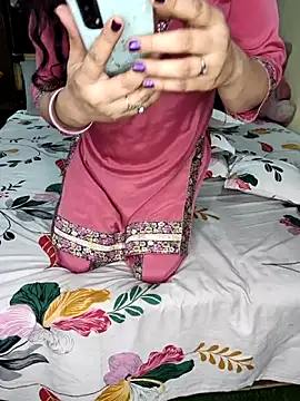 Snapshot of PRIYA_22 chatting on 10/17/25, 02:30 PRIYA 22 online show from 10/17/25, 02:30