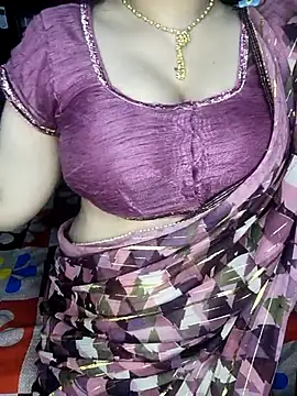 Snapshot of PRIYA_22 chatting on 09/20/25, 10:42 PRIYA 22 online show from 09/20/25, 10:42