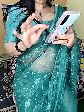 PRIYA 22 online show from 11/25/25, 02:45