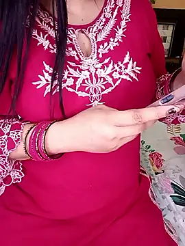 PRIYA 22 online show from 05/13/26, 03:13