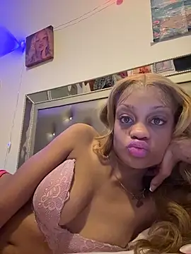 Snapshot of Angelbunnyy chatting on 02/14/26, 02:06 Angelbunnyy online show from 02/14/26, 02:06