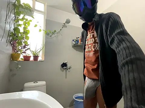 Snapshot of monster_fuck chatting on 11/16/25, 01:54 monster fuck online show from 11/16/25, 01:54