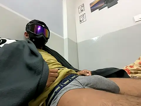 Snapshot of monster_fuck chatting on 11/11/25, 11:20 monster fuck online show from 11/11/25, 11:20