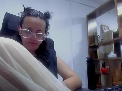 dalila macherano1 online show from 11/11/25, 10:04