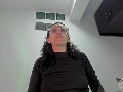 dalila macherano1 online show from 10/16/25, 03:48