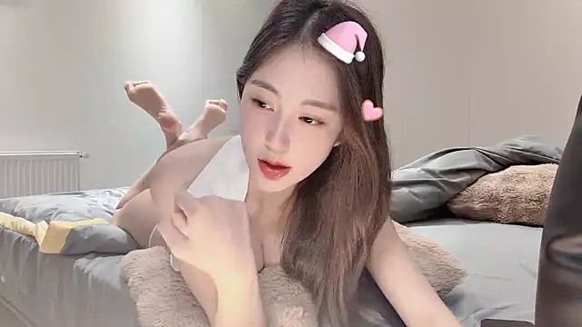 Aquarius-002 online show from 10/24/25, 01:43